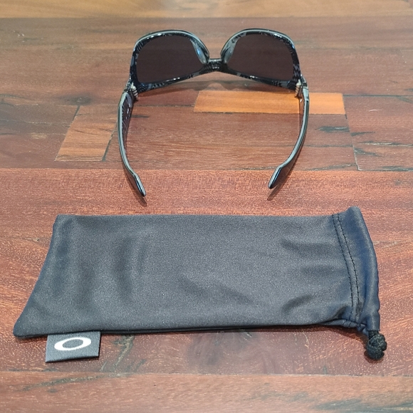 Oakley Jupiter Sunglasses - Picture 5 of 10